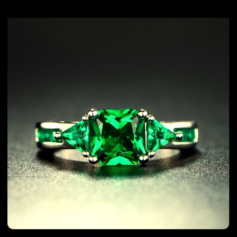 Emerald ring